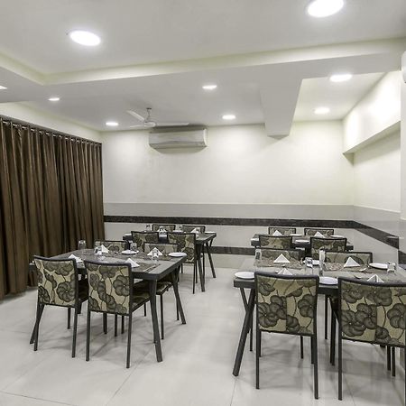 Oyo 16703 Hotel The Platinum Kolkata Luaran gambar