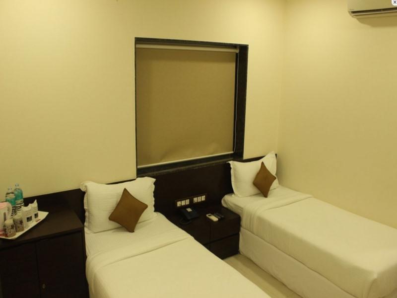 Oyo 16703 Hotel The Platinum Kolkata Luaran gambar