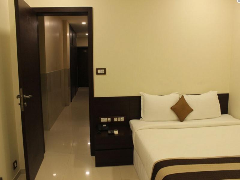 Oyo 16703 Hotel The Platinum Kolkata Luaran gambar