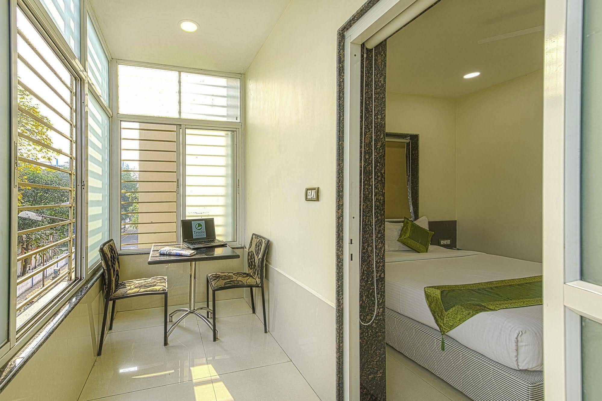 Oyo 16703 Hotel The Platinum Kolkata Luaran gambar